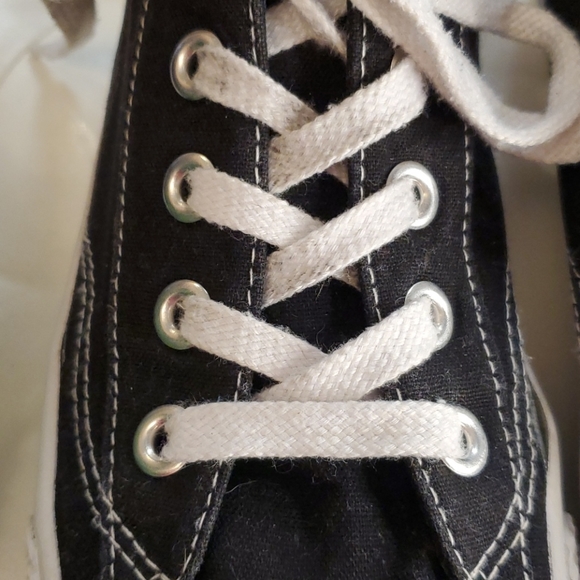 SALE  Airwalk Sneakers - Picture 6 of 8